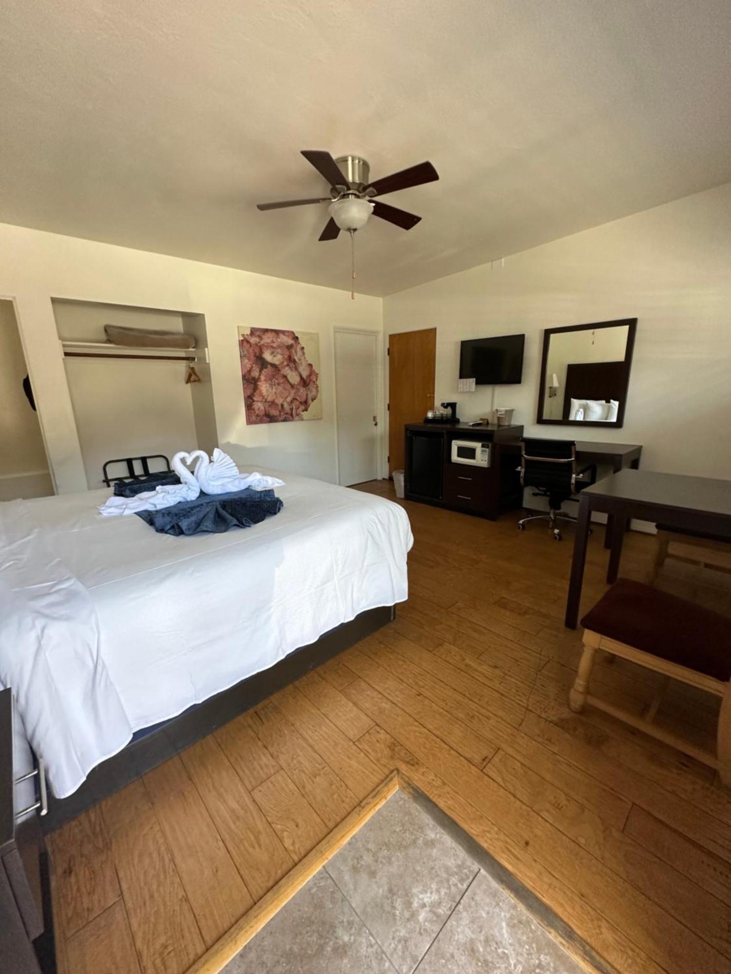 Cambria Palms Motel Eksteriør billede